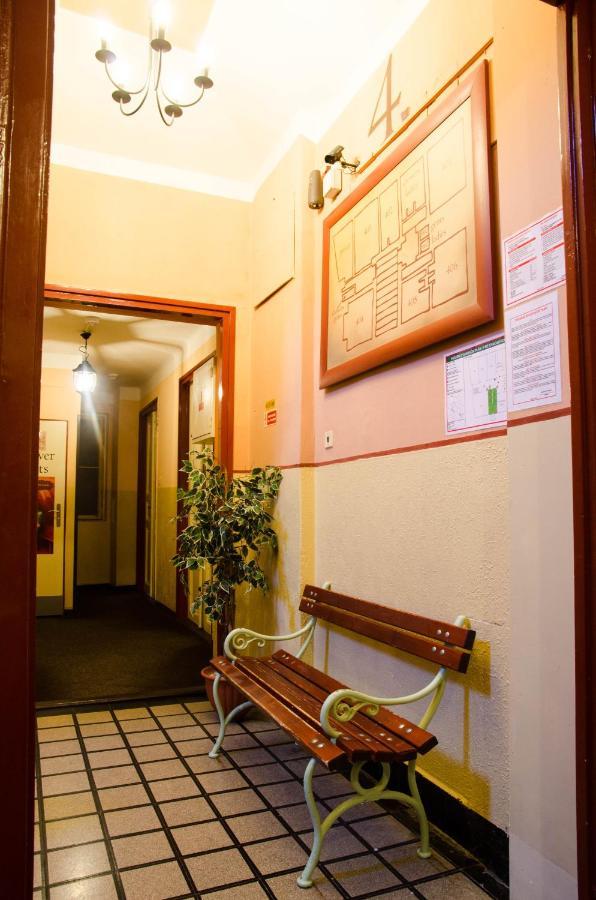 Best Spot Hostel Praha Bagian luar foto