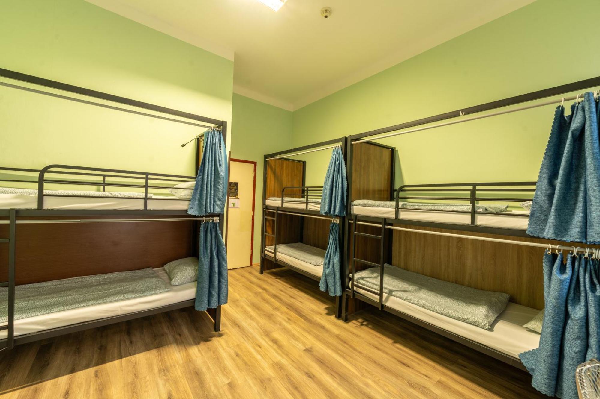 Best Spot Hostel Praha Bagian luar foto