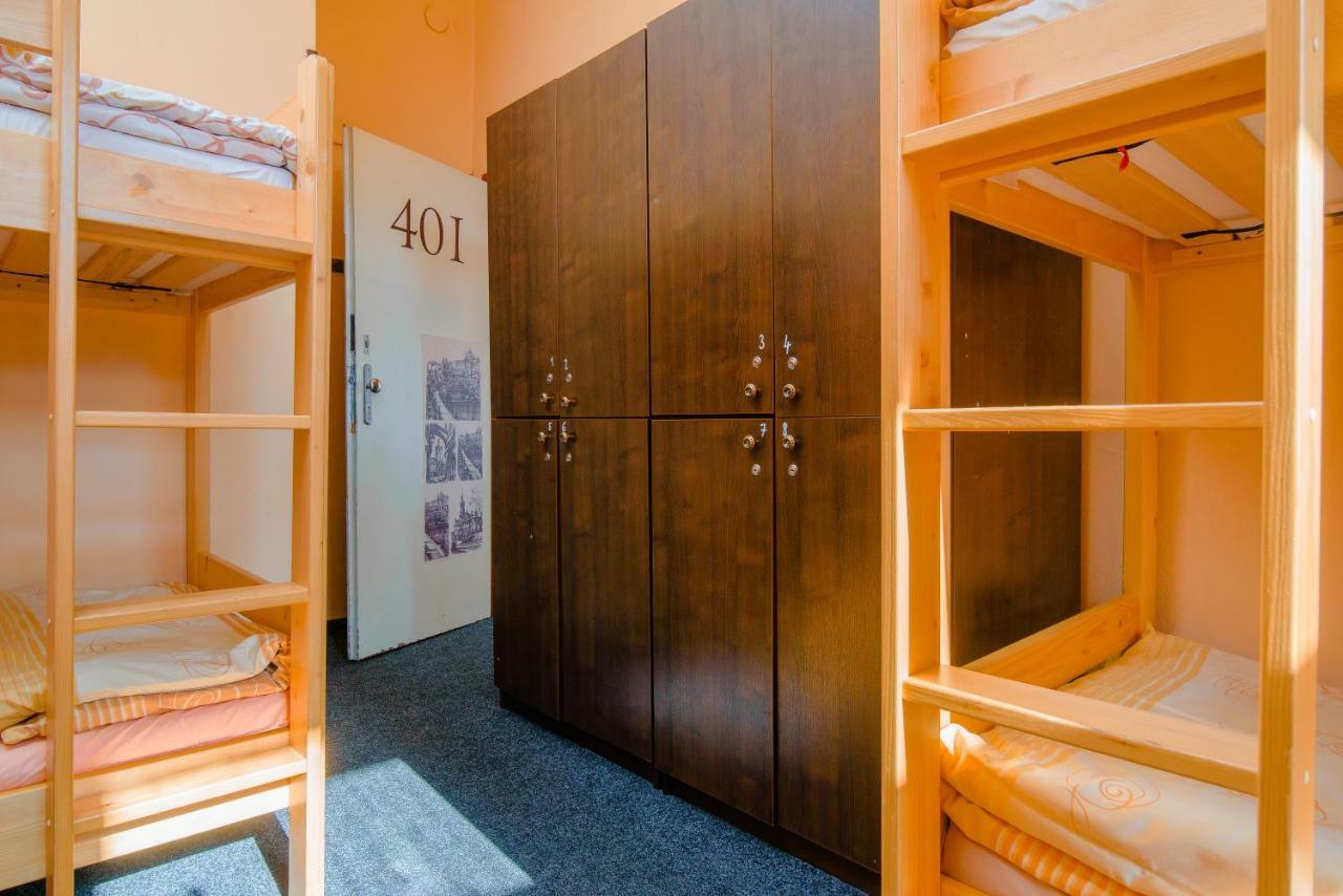 Best Spot Hostel Praha Bagian luar foto